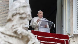 Pope moves ahead with plans to meet Shiite leader in Iraq