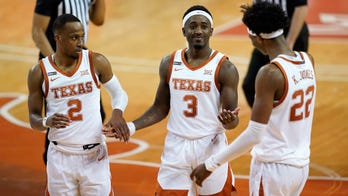 Texas Longhorns holds off Iowa State 78-72