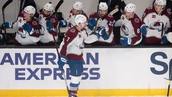 MacKinnon reaches 500 points as Avalanche top Kings 3-2