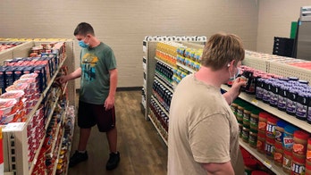 Texas grocery store run by high school students gives free food to needy