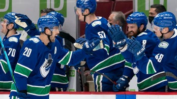 Brandon Sutter records hat trick, Canucks rout Senators 7-1