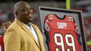 Bucs fans set to cheer inside, outside Super Bowl stadium