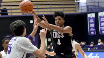 Gonzaga, Baylor remain atop AP Top 25; UConn in at No. 25