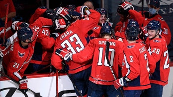 Capitals score 5 in 2nd to erase deficit and beat Islanders