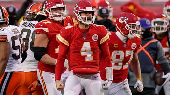 Chiefs' Chad Henne goes from backup QB to playoff stage