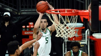 No. 21 Oregon downs Stanford 73-56 for 8th straight win