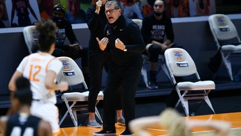 Westbrook sparks No. 3 UConn to win over No. 25 Tennessee