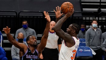 Kings overcome late cold spell to beat Knicks 103-94