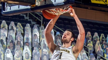 No. 16 Michigan routs No. 19 Northwestern 85-66