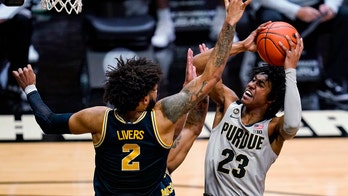 No. 7 Michigan uses strong defense to rout Purdue 70-53
