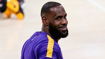 LeBron, Davis lead Lakers' 112-95 dismantling of Pelicans