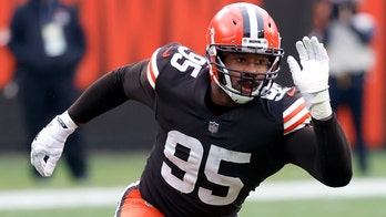 Browns finally practice, roster still unsettled for Steelers