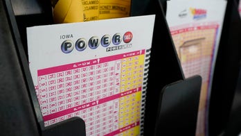 Powerball jackpot hits $640M after drawing sees no winner