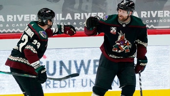 Phil Kessel, Coyotes bounce back with 5-3 win over Sharks