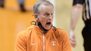 No. 10 Tennessee rides balanced scoring, beats Vanderbilt
