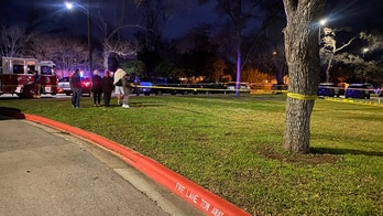 Austin SWAT standoff outside children's medical center leaves 2 dead, police say