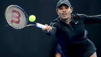 Serena visits zoo before win; Djokovic on court in Australia