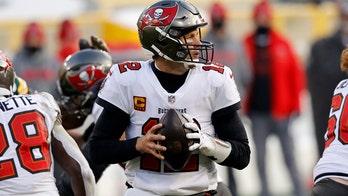 Tom Brady finds Scotty Miller for deep touchdown right before halftime at NFC Championship