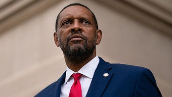 Disagreeing with Trump, Vernon Jones says he's 'the only candidate' who can defeat Stacey Abrams in Georgia