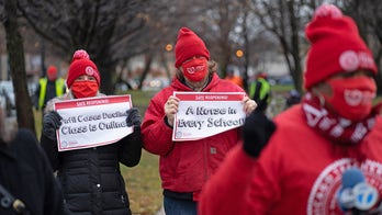 Chicago father of six slams teachers union for 'angering' school closures: 'It's all politics'