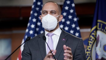 Air Force, Calif. sheriffs find no service record for man accused of threatening Hakeem Jeffries' family