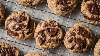 How to store homemade cookies to maximize freshness