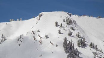 Utah snowmobiler captures video of avalanche rushing toward him