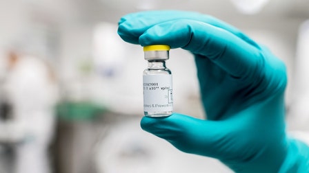 Johnson & Johnson COVID-19 vaccine has ‘favorable safety profile,’ FDA staff finds