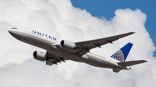 Boeing plane missing external panel lands in Oregon airport, United Airlines says