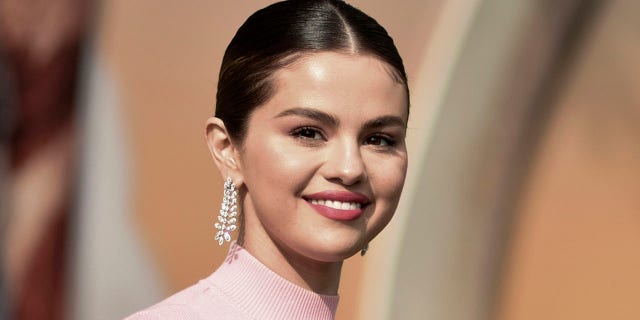 Selena Gomez est vue à Los Angeles, le 11 janvier 2020. <br /> (Associated Press) “/></source></source></picture></div>
<div class=