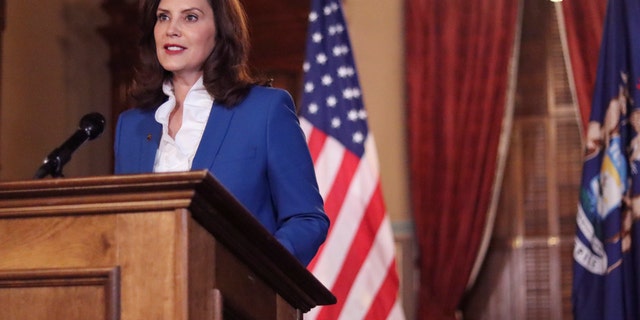 파일 - 이번 1 월. 27, 2021, file photo provided by the Michigan Office of the Governor, 정부. Gretchen Whitmer delivers her virtual State of the State address the state in Lansing, 나를. Irked by the sweeping use of executive orders during the COVID-19 crisis, state lawmakers around the U.S. are moving to curb the authority of governors and top health officials to impose emergency restrictions such as mask rules and business shutdowns. (Michigan Office of the Governor via AP)