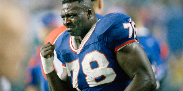 Bruce Smith was the longtime leader of the Bills' defense. (AP Photo /John J. Gaps III, 파일)