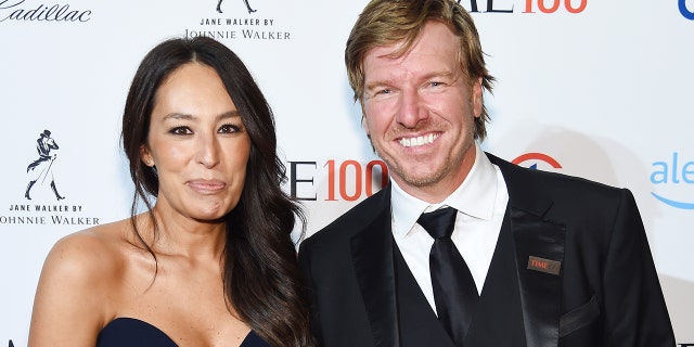 Joanna Gaines (left) and Chip Gaines (right) will star in 'Fixer Upper: Welcome Home' on Discovery+. (Photo by Larry Busacca/Getty Images for TIME)