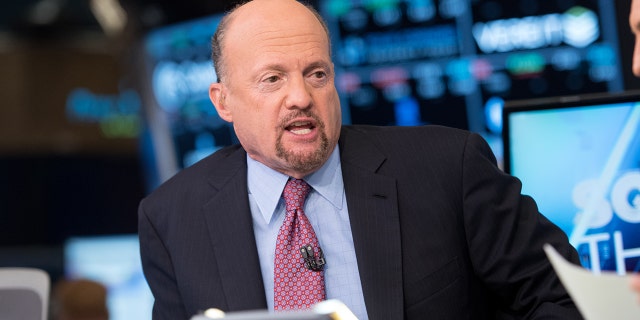 NEW YORK, NY - AUGUST 03:  Jim Cramer visits the New York Stock Exchange opening bell at New York Stock Exchange on August 3, 2016 in New York City.  (Photo by Noam Galai/Getty Images)