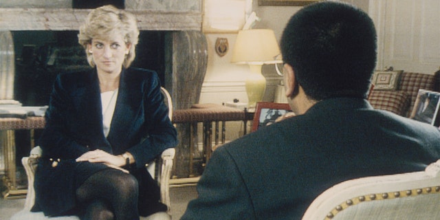 Martin Bashir interviews Princess Diana in Kensington Palace for the television program Panorama. 