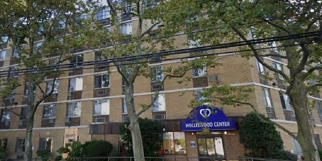 The coronavirus vaccination rate for staffers at the Holliswood Center for Rehabilitation and Healthcare in Queens, 纽约, 原为 17% at the start of the week, 官员说.