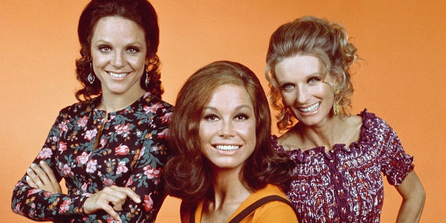 'The Mary Tyler Moore Show' stars (left to right) Valerie Harper, Mary Tyler Moore and Cloris Leachman. (Photo by CBS via Getty Images)