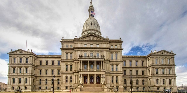Campus and front entrance to the Michigan state capitol building in downtown Lansing.