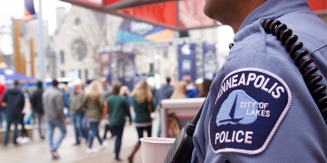 The two-year, $730,000 contract will embed five social workers in each of Minneapolis Police Department's five precincts.