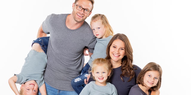 Le star di 'OutDaughtered' Adam e Danielle Busby stanno chiedendo ai fan di pregare.