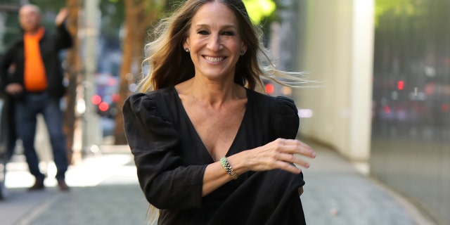Sarah Jessica Parker says that the 'Sex in the City' revival will tackle the coronavirus pandemic.