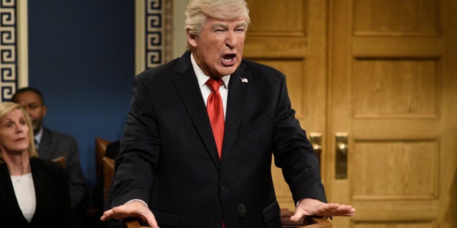 Nella foto: Alec Baldwin nei panni di Donald Trump durante il "Impeachment Fantasy" aperto sabato, febbraio 1, 2020.