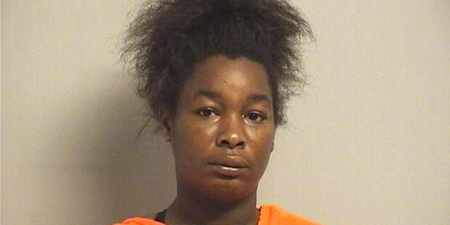 Willis accepted an agreement with prosecutors Monday in which two second-degree murder charges for the deaths of 3-year-old Miracle Crook and 21-month-old Tony Crook Jr. were reduced to child neglect, 根据法庭记录.
