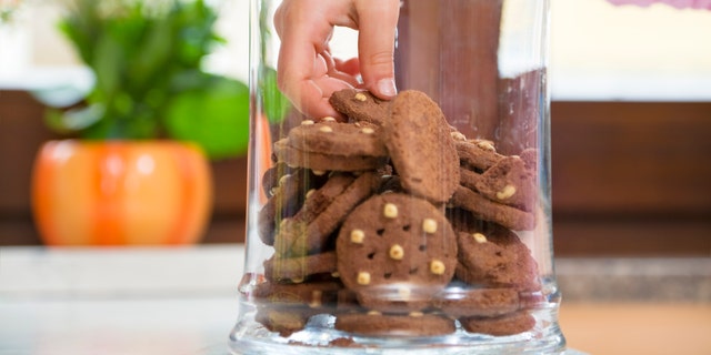 To keep your cookies fresh, you need to keep air out.