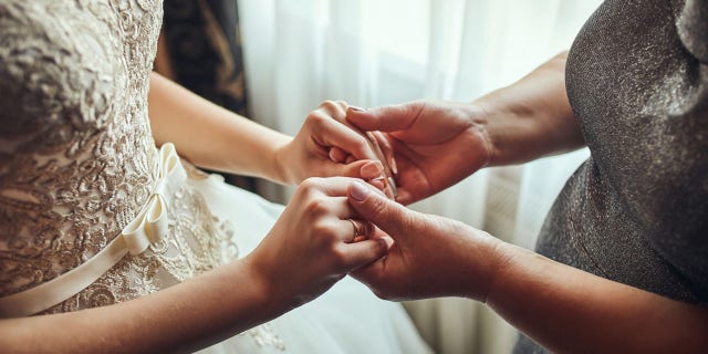 bride and mom