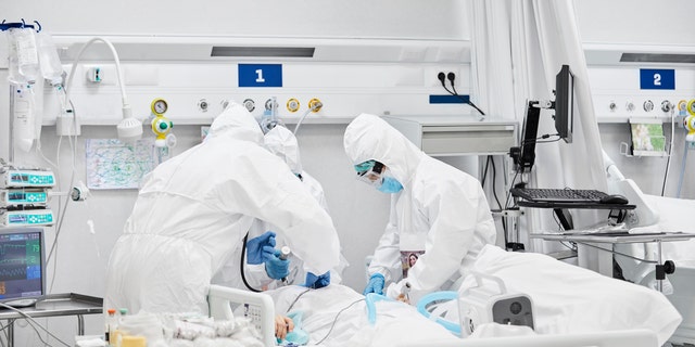 Medical staff in intensive care units (ICUs) are responsible for caring for critically ill patients. (iStock)
