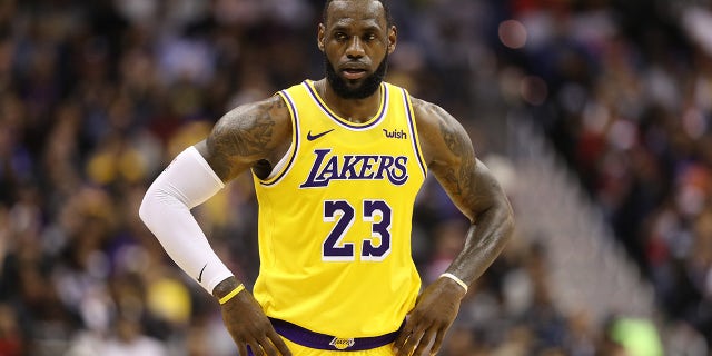 Lakers' LeBron James would give up nearly $100M if he decides to end his NBA career this offseason 2 LeBron James on the basketball court during a game