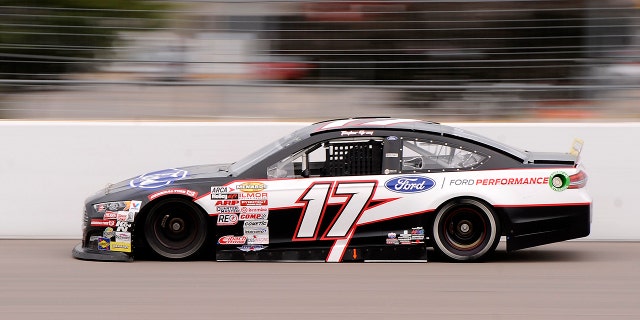 Taylor Gray in the DGR-Corsley Ford Fusion speeds down the backstretch during the ARCA Menards Series Dutch Boy 150 ad agosto. 29, 2020, at World Wide Technology Raceway at Gateway in Madison, Malato. (Michael Allio/Icon Sportswire via Getty Images)