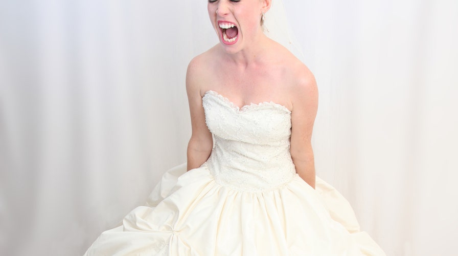 Elopement wedding dress Lacee - Wedding jewellery - Bridal gowns