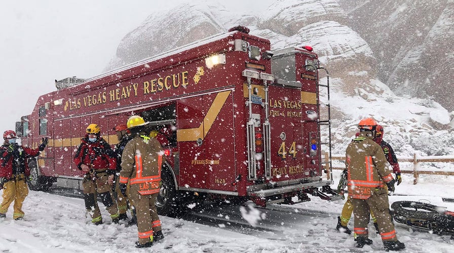 Las Vegas fire crews rescue hiker injured on 300-foot mountain